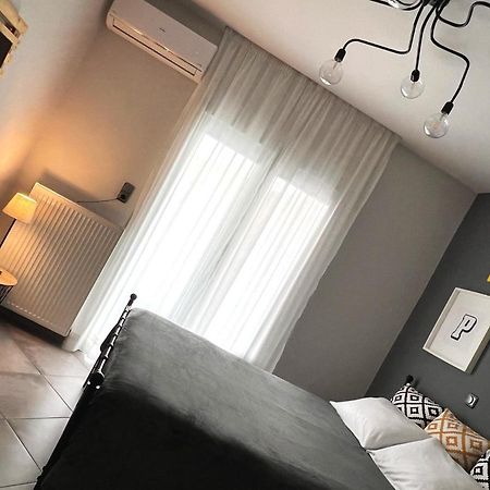 Апартаменты 48 Downtown Lofts Неа-Перамос Экстерьер фото