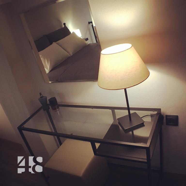Апартаменты 48 Downtown Lofts Неа-Перамос Экстерьер фото