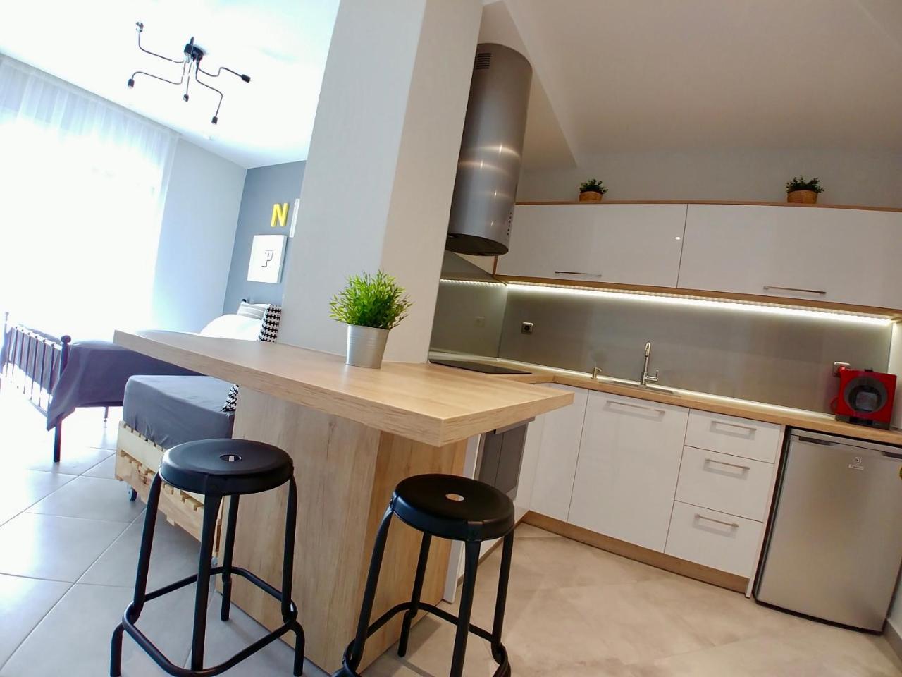 Апартаменты 48 Downtown Lofts Неа-Перамос Экстерьер фото